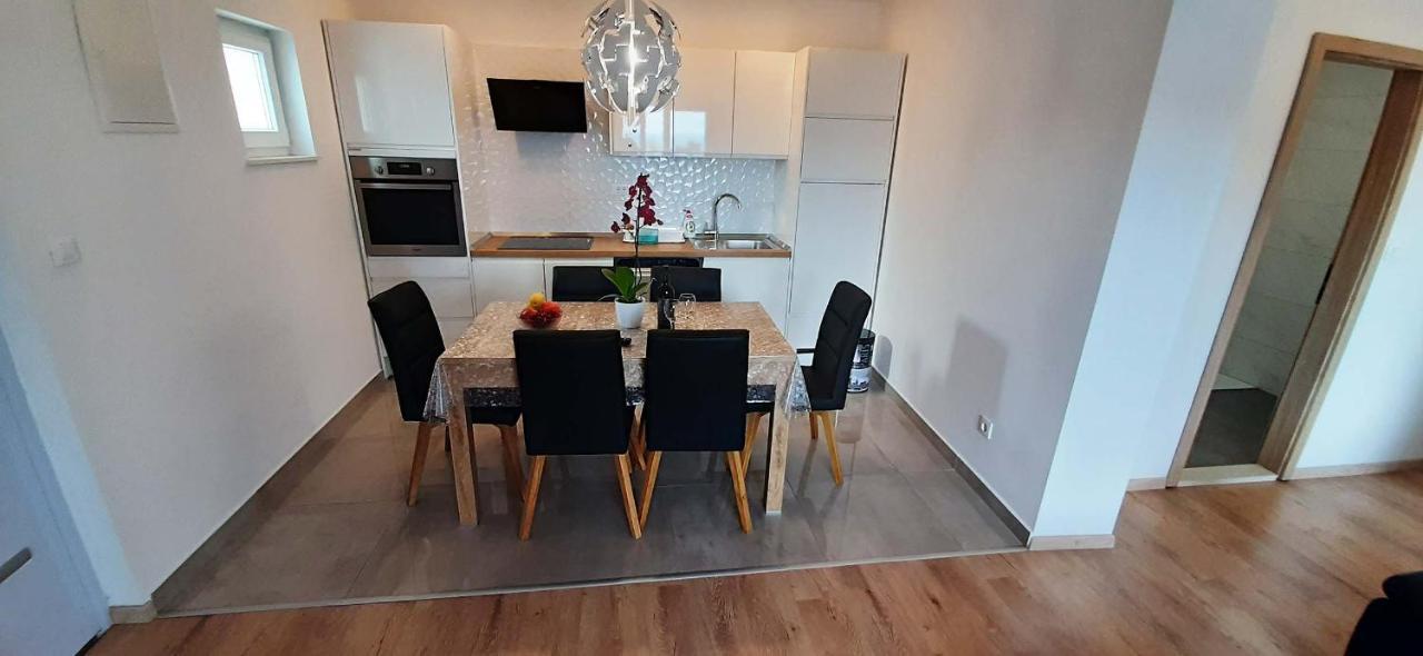 Penthaus Apartment N&M Baška Voda Екстериор снимка